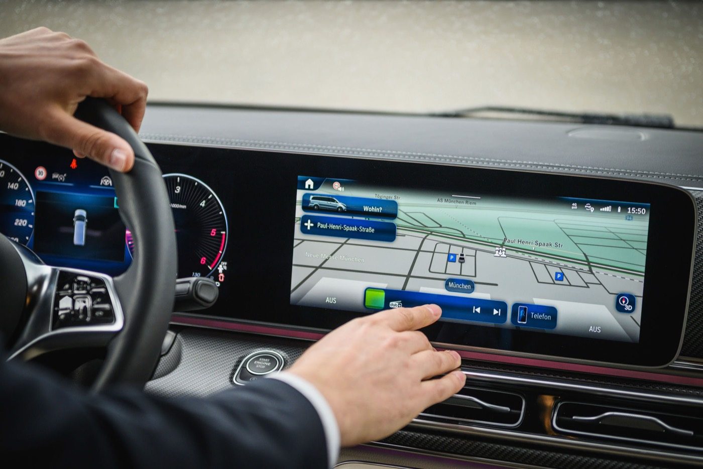 Chauffeur am Steuer, Navigation zur Messe München